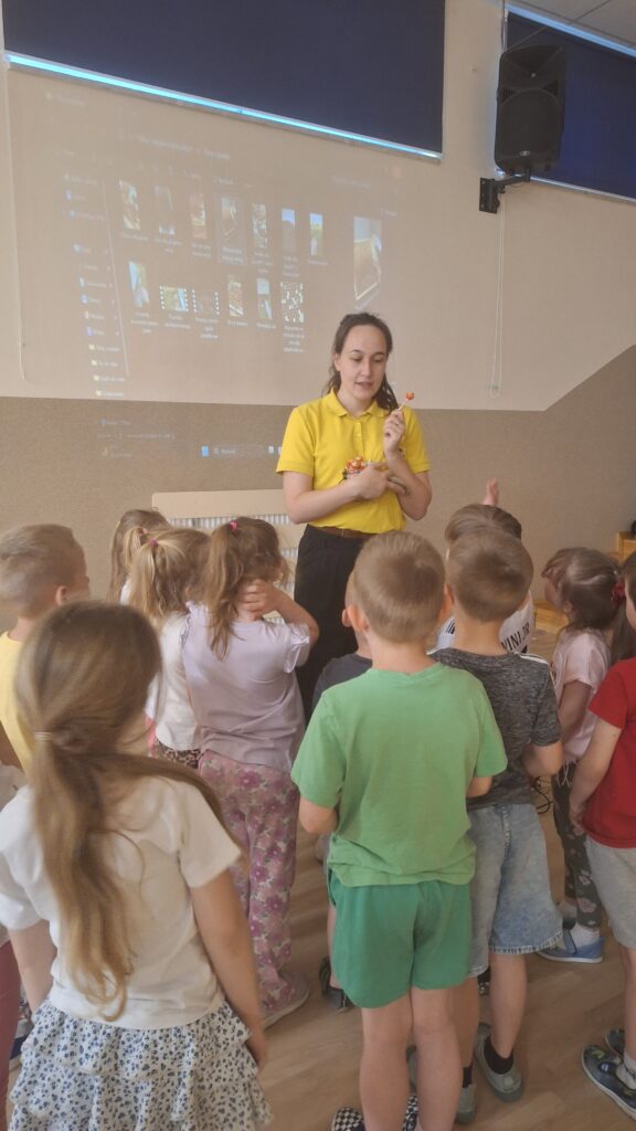 DZIEŃ PSZCZÓŁ - ŻYRAFKI 