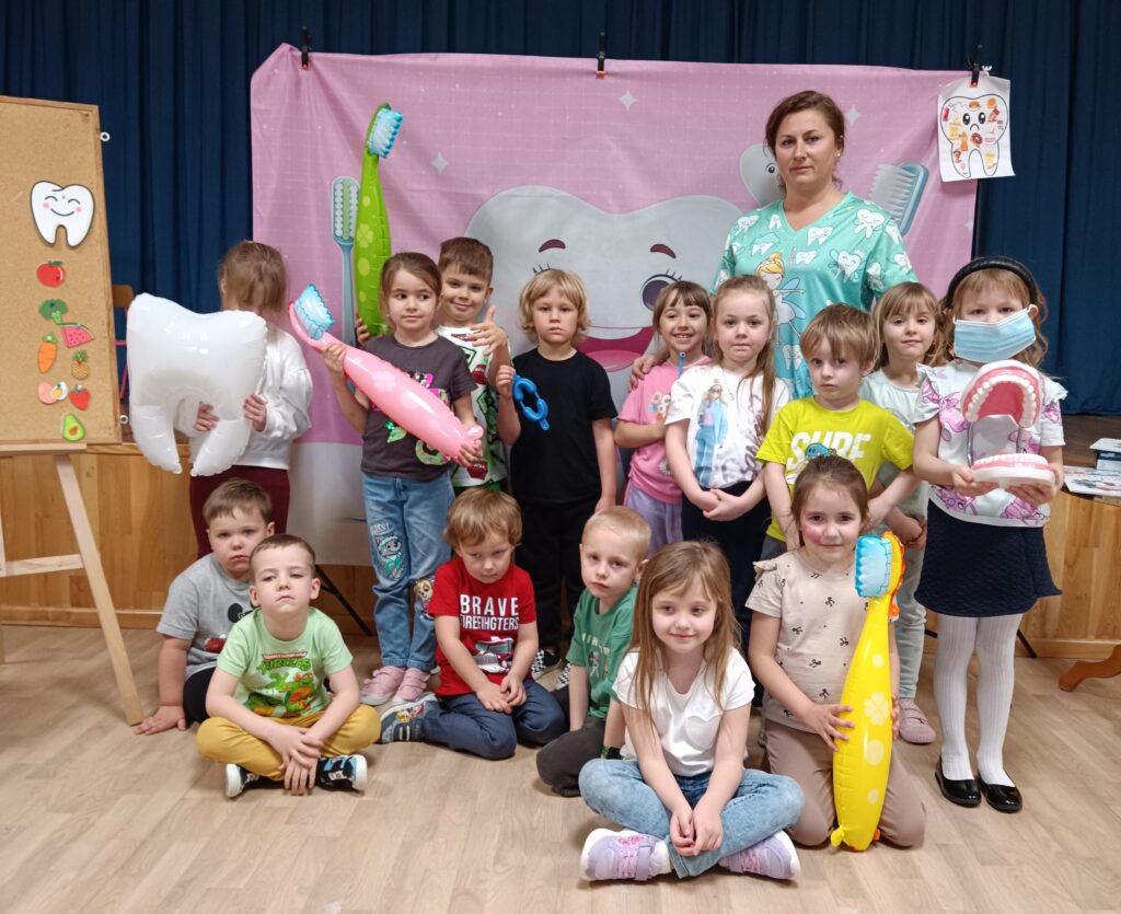 Dbamy o zdrowy uśmiech spotkanie z panią higienistką - grupa Tygryski