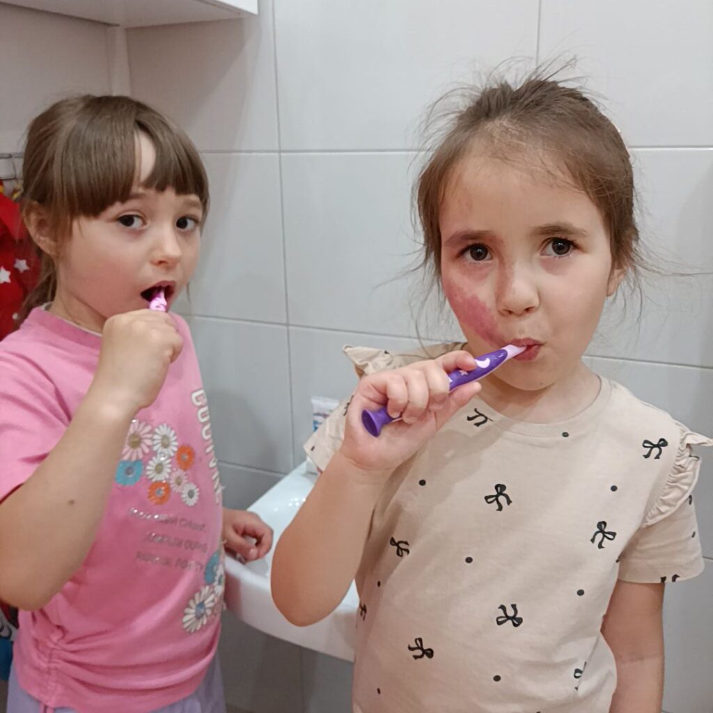 Dbamy o zdrowy uśmiech spotkanie z panią higienistką - grupa Tygryski