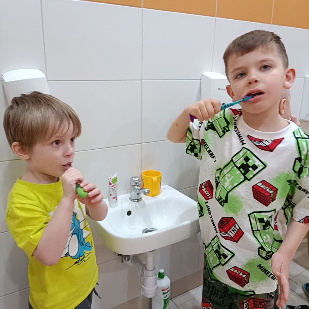 Dbamy o zdrowy uśmiech spotkanie z panią higienistką - grupa Tygryski