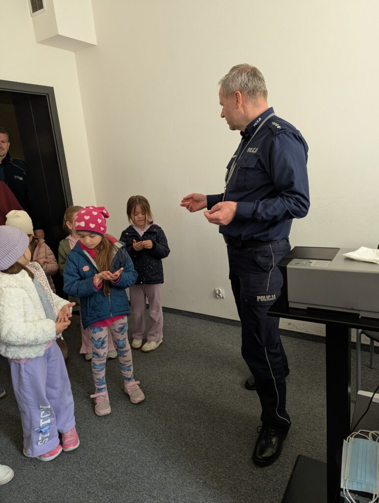 Wycieczka na Komendę Policji - grupa Tygryski