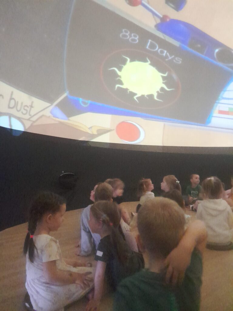 Planetarium-wyprawa w Kosmos