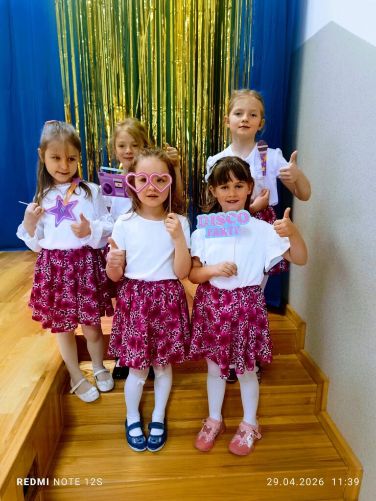 Międzynarodowy Dzień Tańca w grupie "Motylki".