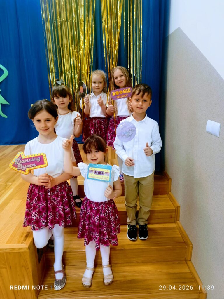 Międzynarodowy Dzień Tańca w grupie "Motylki".