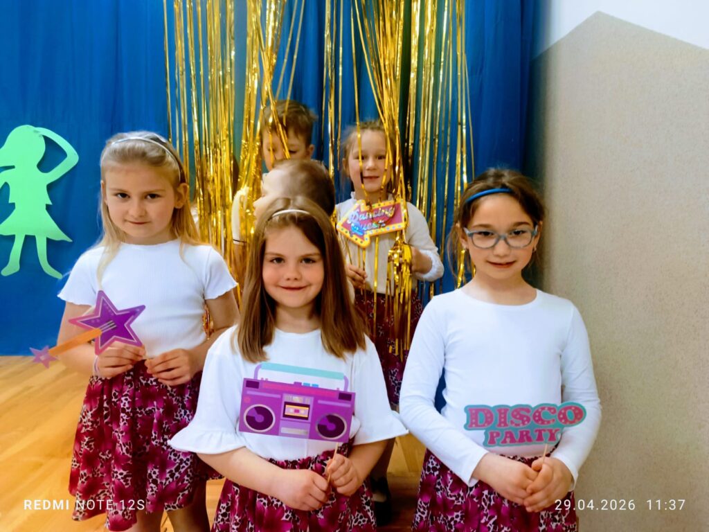 Międzynarodowy Dzień Tańca w grupie "Motylki".