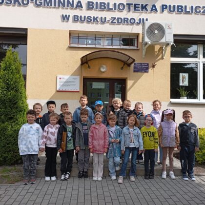 Wyjście do Miejsko-Gminnej Biblioteki Publicznej w Busku-Zdroju - grupa "Pszczółki".