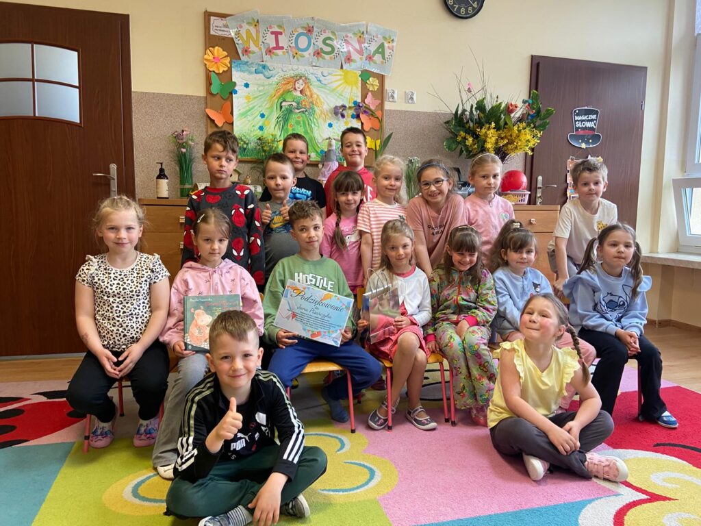 Spotkanie czytelnicze z absolwentem naszego przedszkola.
