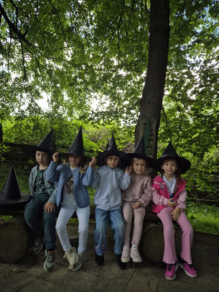 Wycieczka do Parku Rozrywki "Babyjagowo" w Hucie Szklanej - grupa "Wiewiórki".