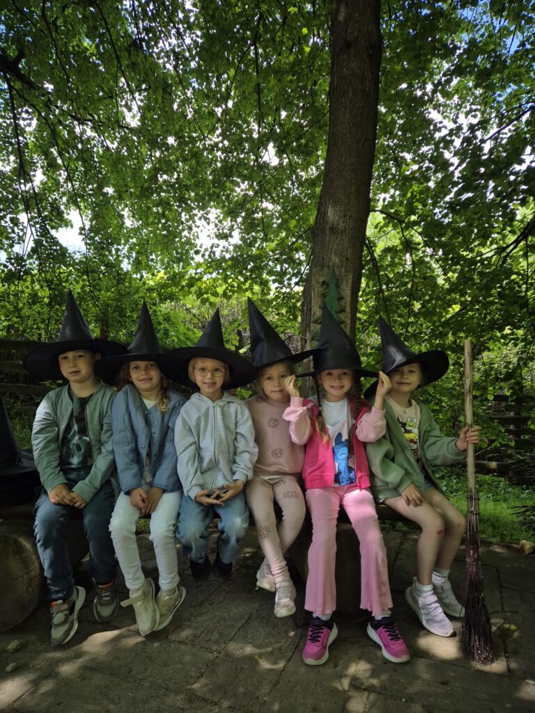 Wycieczka do Parku Rozrywki "Babyjagowo" w Hucie Szklanej - grupa "Wiewiórki".