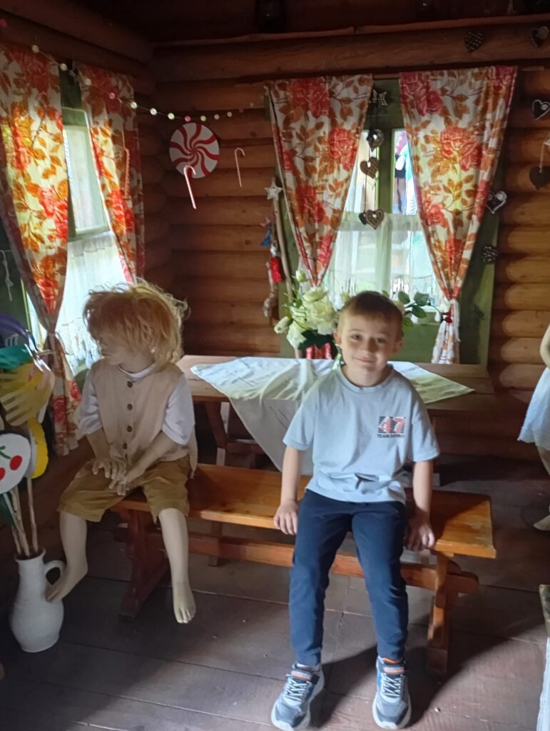 Wycieczka do Parku Rozrywki "Babojagowo" w Hucie Szklanej - grupa "Pszczółki".