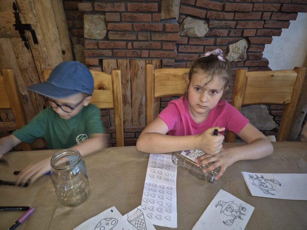 Wycieczka do Parku Rozrywki "Babojagowo" w Hucie Szklanej - grupa "Pszczółki".
