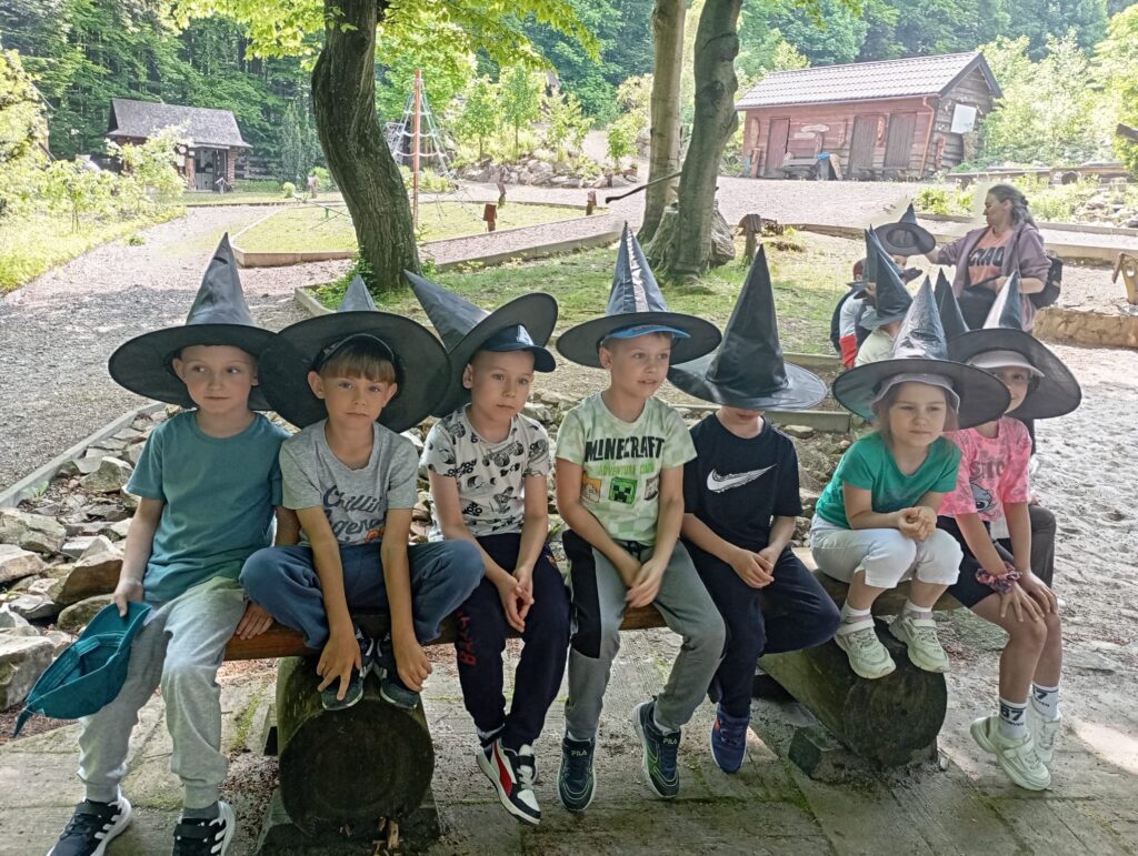 Wycieczka do Parku Rozrywki "Babojagowo" w Hucie Szklanej - grupa "Pszczółki".