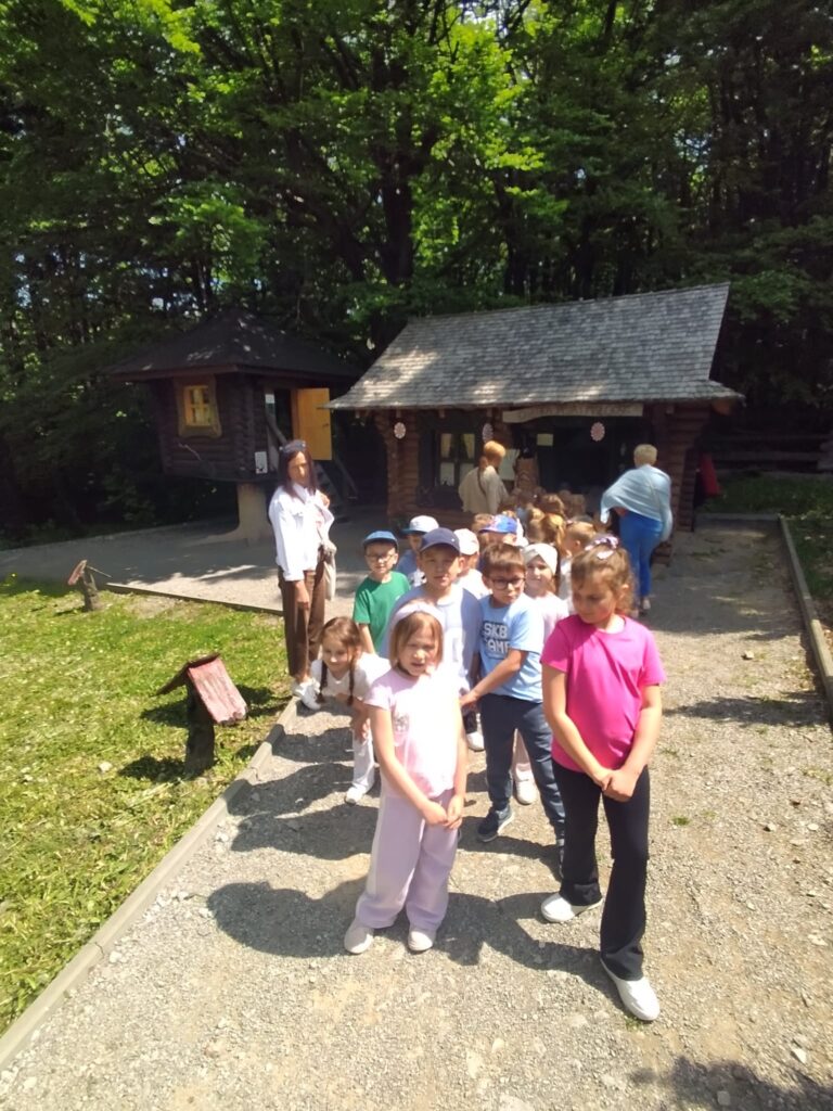 Wycieczka do Parku Rozrywki "Babojagowo" w Hucie Szklanej - grupa "Pszczółki".