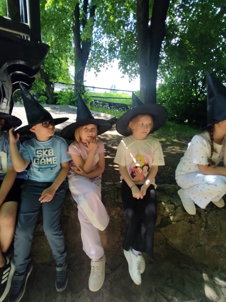 Wycieczka do Parku Rozrywki "Babojagowo" w Hucie Szklanej - grupa "Pszczółki".