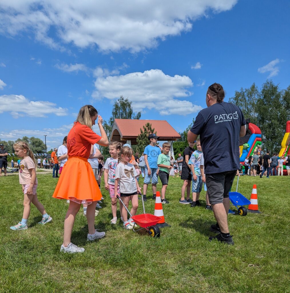 TYGRYSKI NA PIKNIKU RODZINNYM