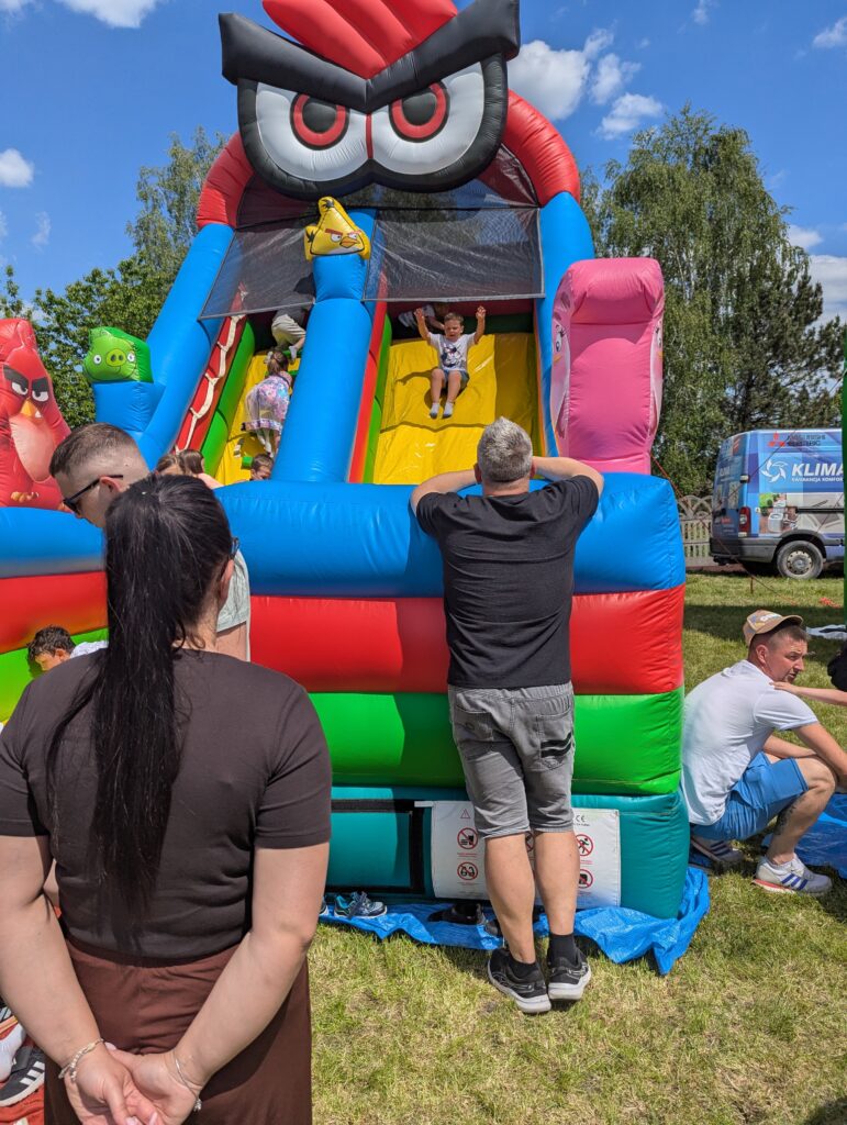 TYGRYSKI NA PIKNIKU RODZINNYM