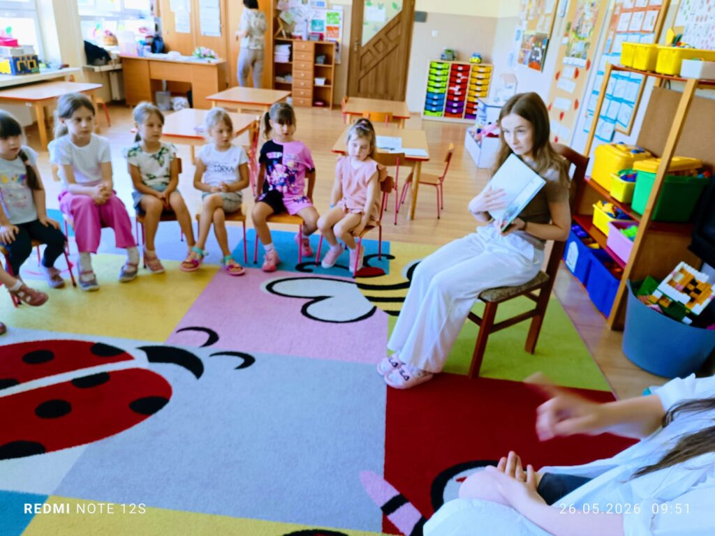 "CAŁA POLSKA CZYTA DZIECIOM" w grupie "Motylki"