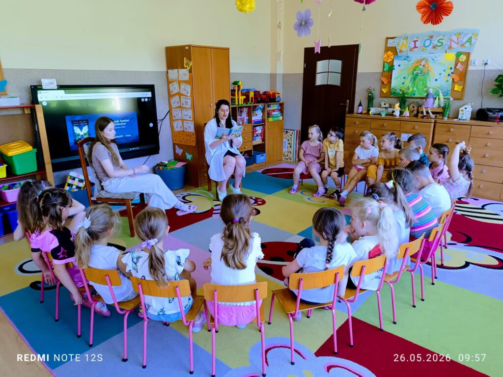 "CAŁA POLSKA CZYTA DZIECIOM" w grupie "Motylki"