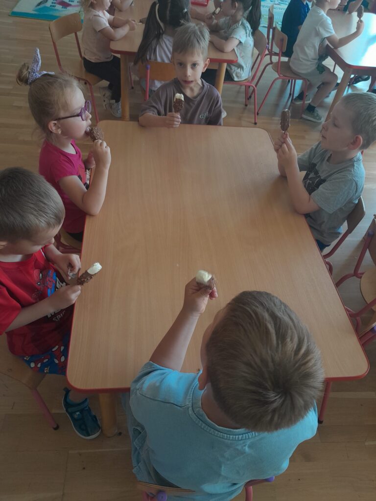 Biedronki świętują Dzień Dziecka