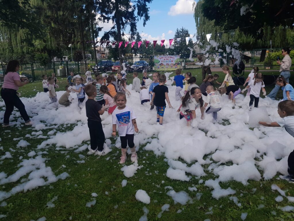 Biedronki świętują Dzień Dziecka