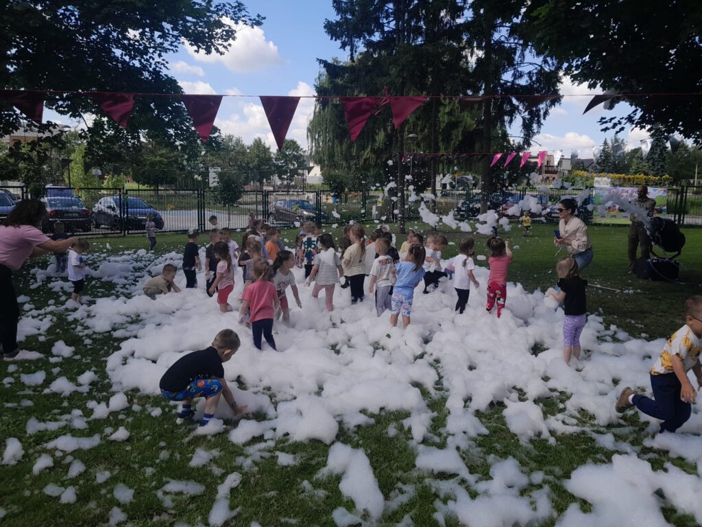 Biedronki świętują Dzień Dziecka
