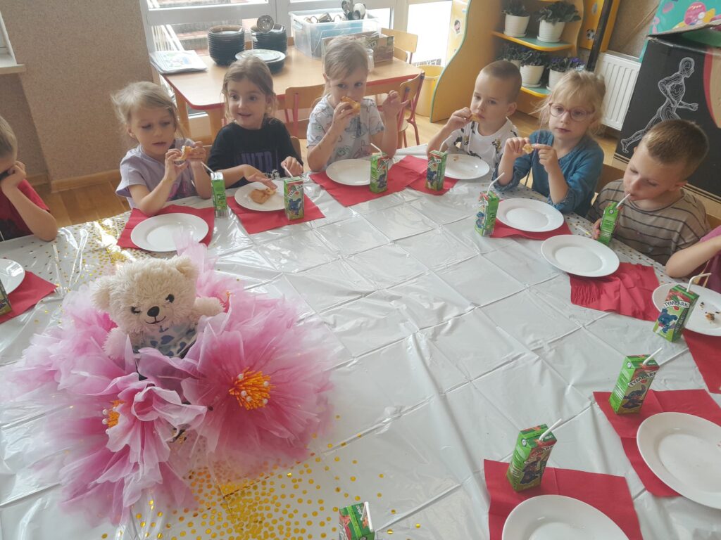 Biedronki świętują Dzień Dziecka