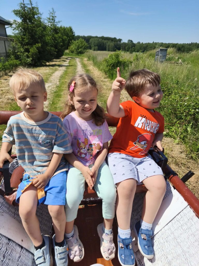 Wycieczka do "Leśnego Przytuliska"-grupa "Misie".