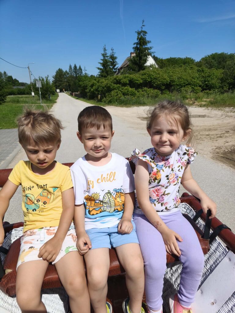 Wycieczka do "Leśnego Przytuliska"-grupa "Misie".
