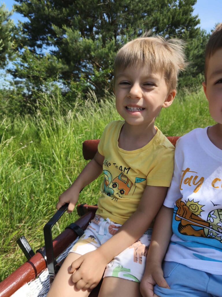 Wycieczka do "Leśnego Przytuliska"-grupa "Misie".