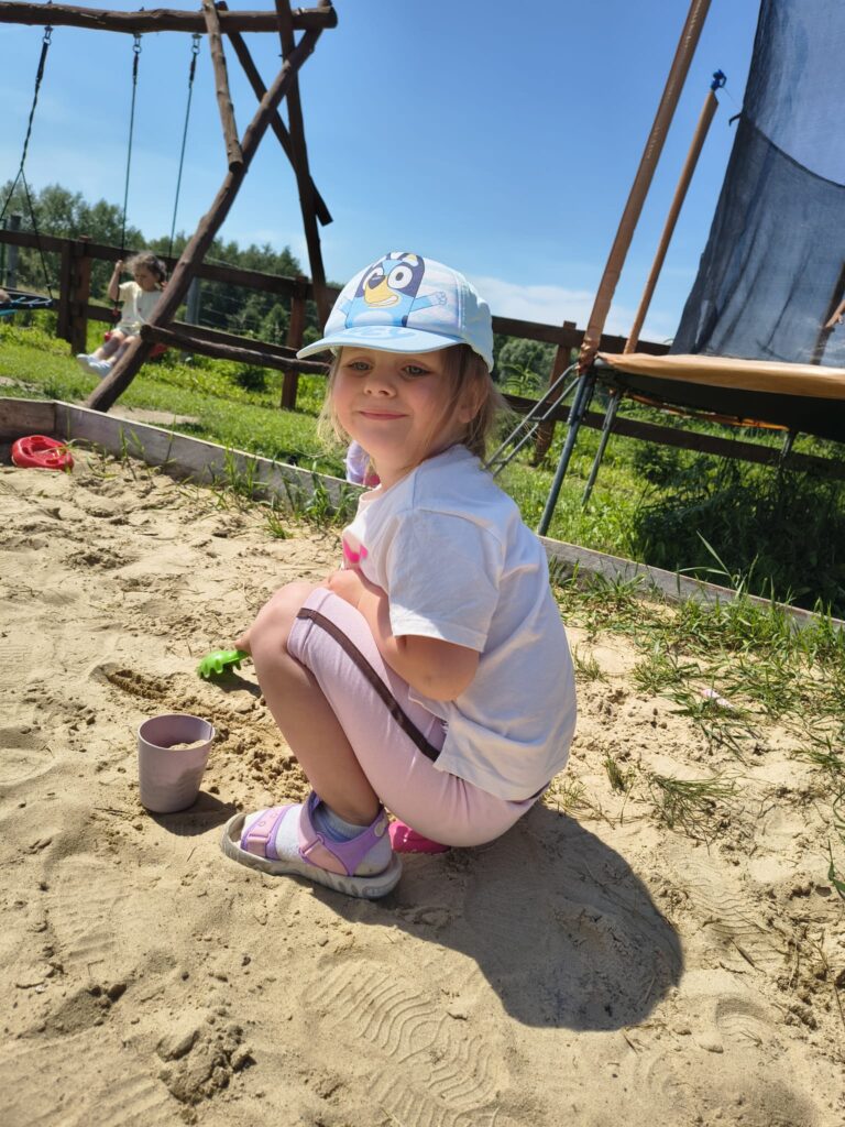 Wycieczka do "Leśnego Przytuliska"-grupa "Misie".