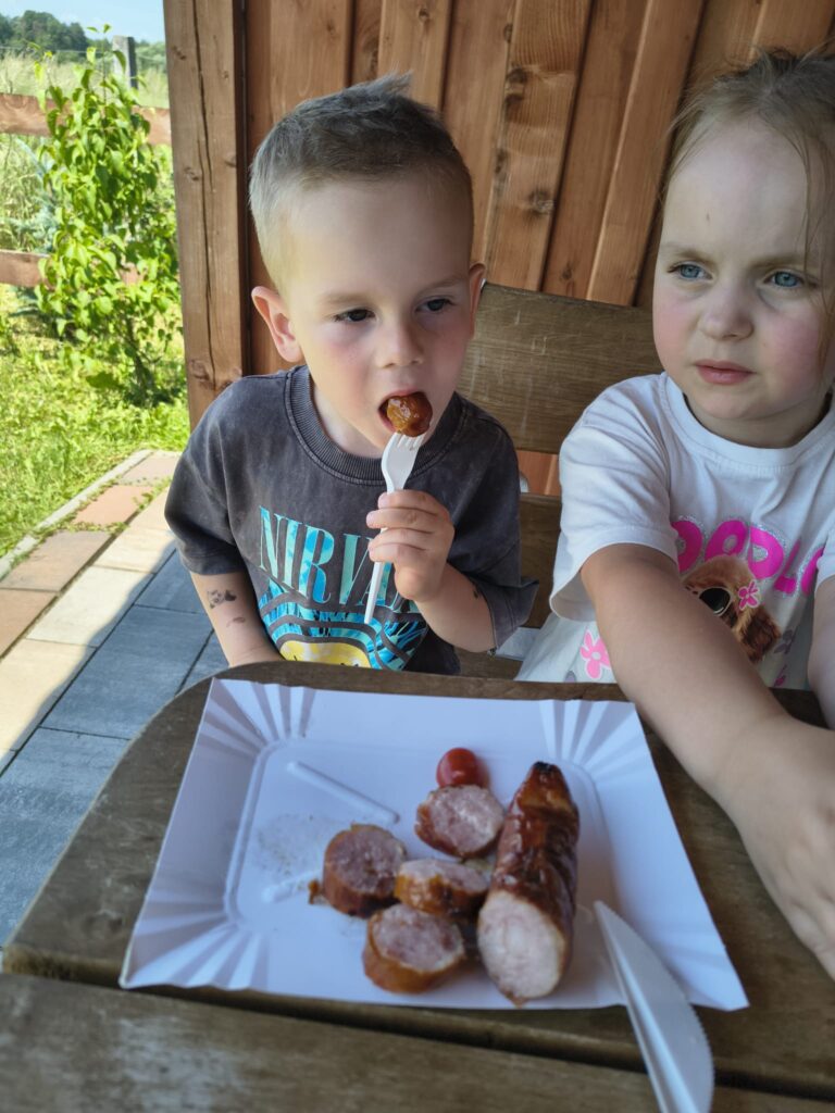 Wycieczka do "Leśnego Przytuliska"-grupa "Misie".