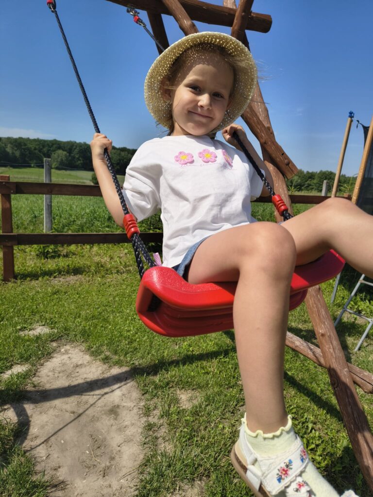 Wycieczka do "Leśnego Przytuliska"-grupa "Misie".