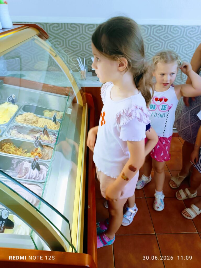 Ostatnie wspólne wyjście na lody.