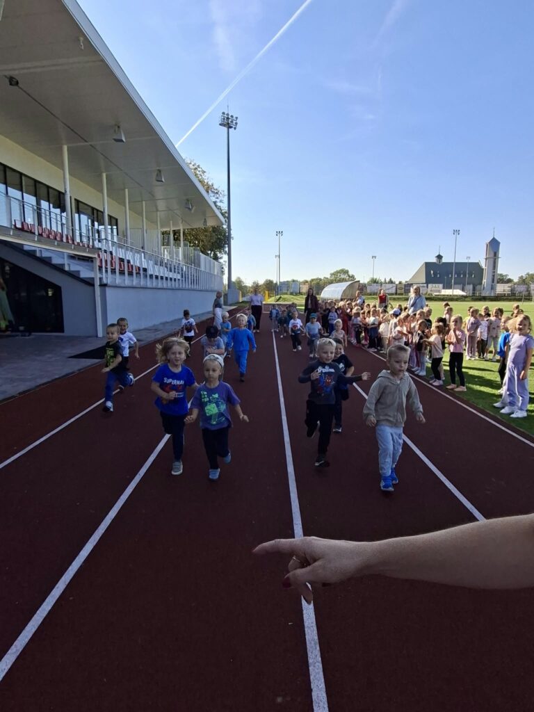Bierzemy udział w Europejskim Dniu Sportu Szkolnego 2026! #ESSD2026#BeActive#ESSDPoland2026#InPostForSchools#unicefpoland