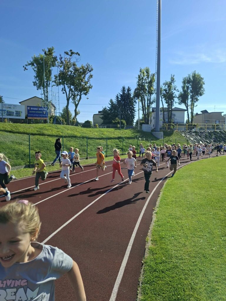 Bierzemy udział w Europejskim Dniu Sportu Szkolnego 2026! #ESSD2026#BeActive#ESSDPoland2026#InPostForSchools#unicefpoland