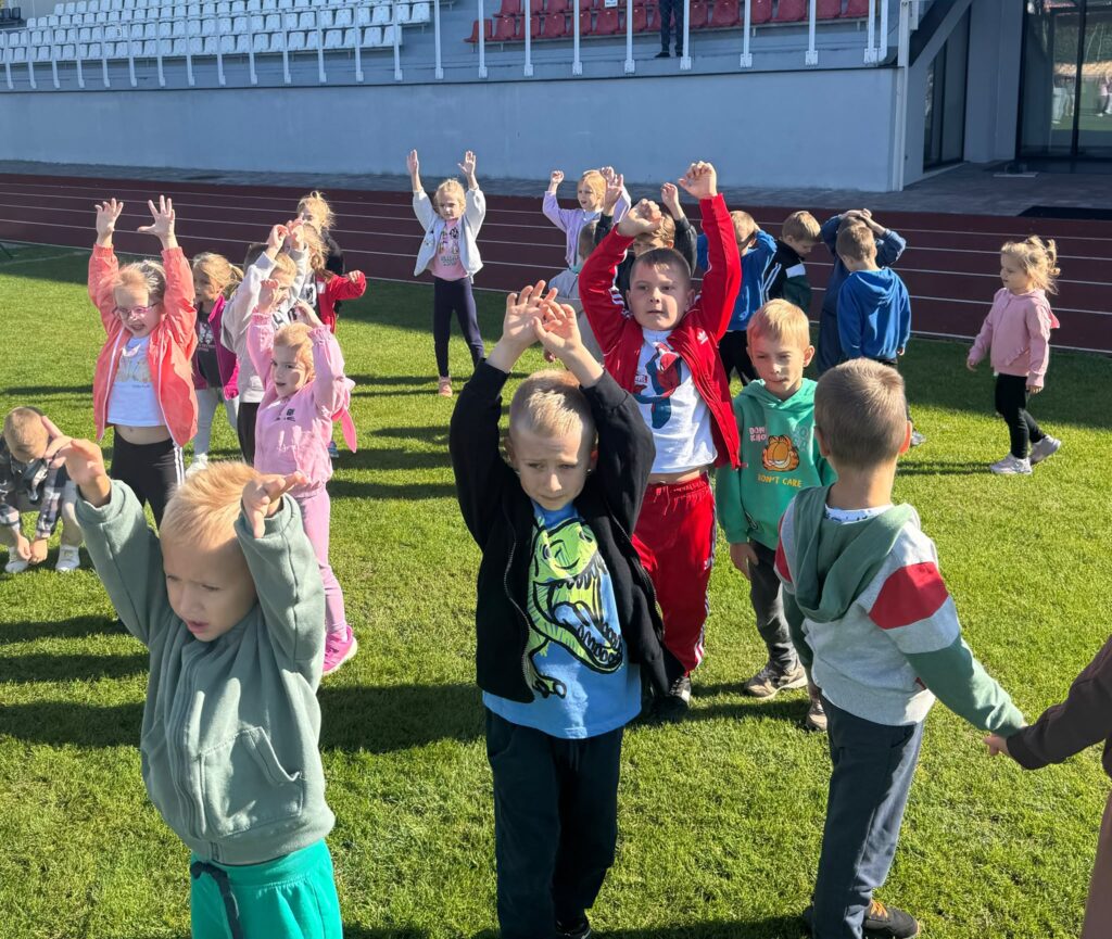 TYDZIEŃ BUDOWANIA RELACJI -ZAWODY SPORTOWE NA STADIONIE