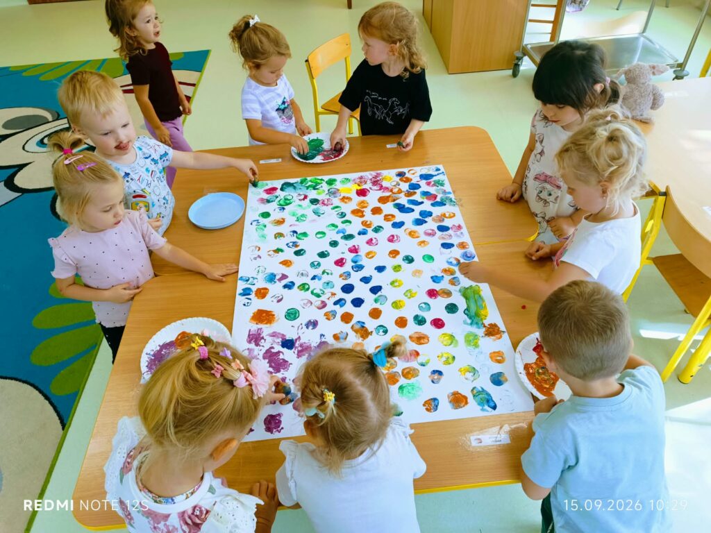 Dzień Kropki w grupie "Sówki".