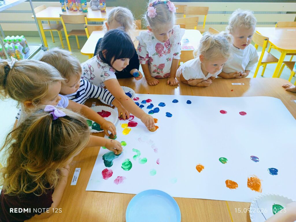Dzień Kropki w grupie "Sówki".