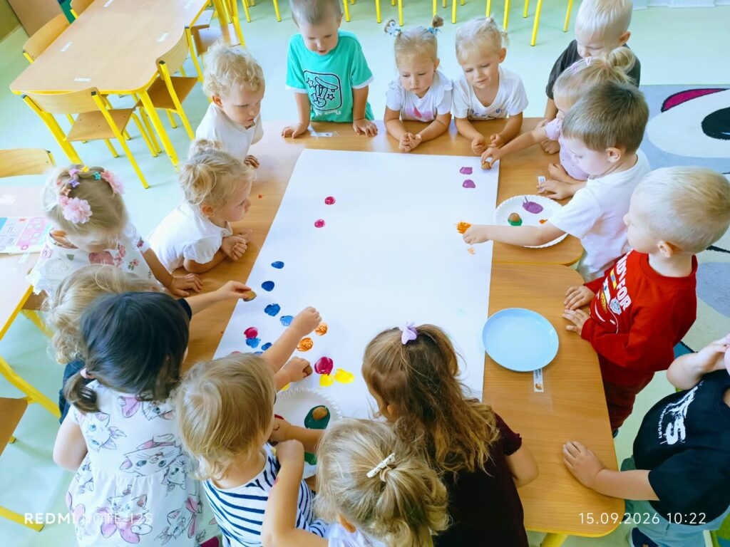 Dzień Kropki w grupie "Sówki".