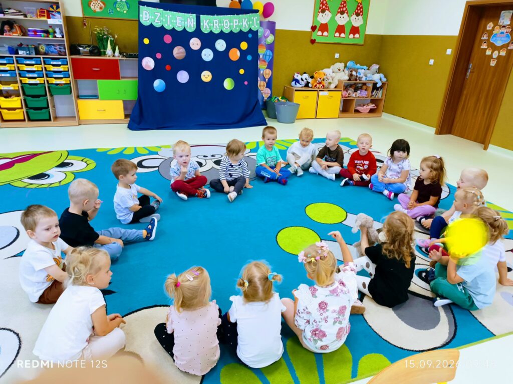 Dzień Kropki w grupie "Sówki".