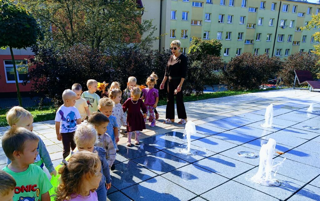 Poznajemy kolory jesieni.