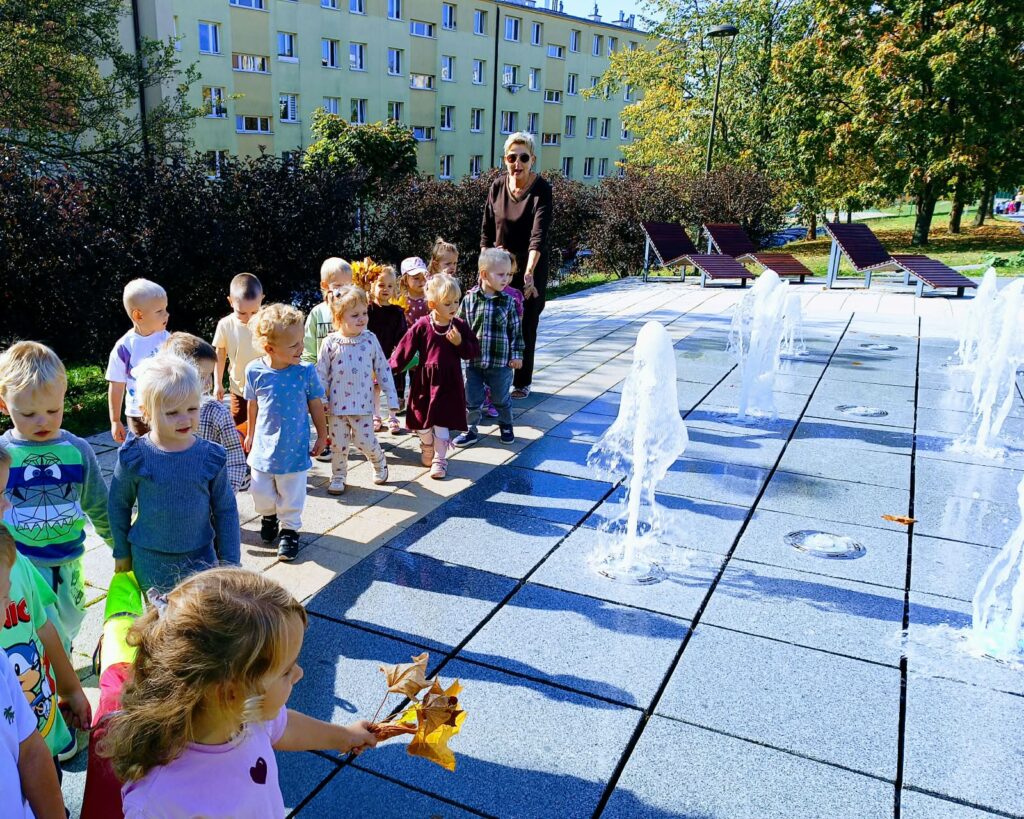 Poznajemy kolory jesieni.