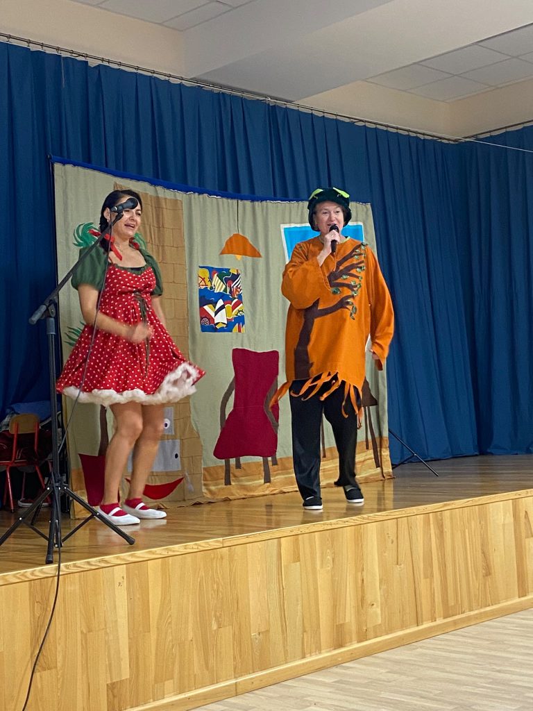 „Teatralna przygoda z Zosią i Petronelcią”.