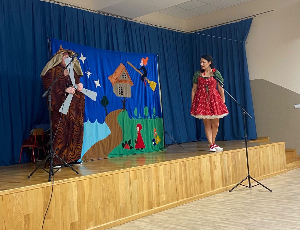 „Teatralna przygoda z Zosią i Petronelcią”.