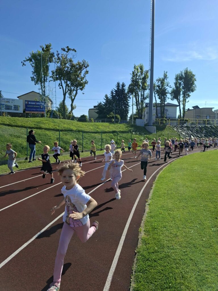 Bierzemy udział w Europejskim Dniu Sportu Szkolnego 2026! #ESSD2026#BeActive#ESSDPoland2026#InPostForSchools#unicefpoland